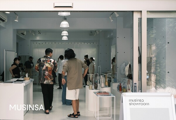 무신사 일본 도쿄 쇼룸 현장.