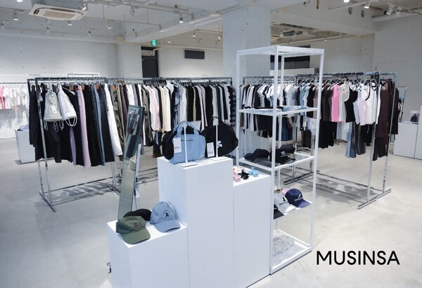 일본 도쿄에서 지난 7월 9~12일에 열린 무신사 25SS 도쿄 쇼룸.