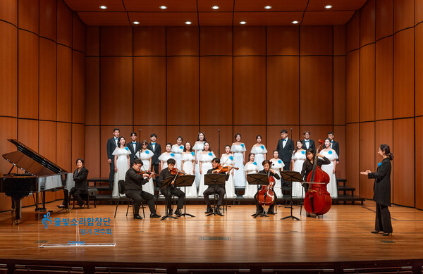 코웨이(대표 서장원)가 지난 23일 서울시 구로구에 위치한 구로아트밸리 예술극장에서 제1회 정기연주회를 진행했다. 