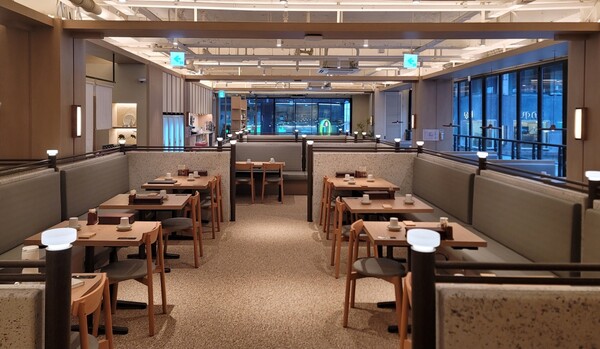 CJ푸드빌이 운영하는 한국식 면 전문점 제일제면소가 상권별 고객 특성을 반영한 매장을 늘리는 가운데 서울 중구 명동에 신규 매장을 오픈한다고 29일 밝혔다.