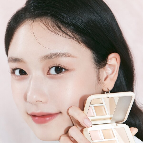  에뛰드에서 피부 고민을 위한 커버를 위한 ‘더블 래스팅 아티스트 컨실러 팔레트’를 새롭게 출시한다고 29일 밝혔다. 사진= 에뛰드