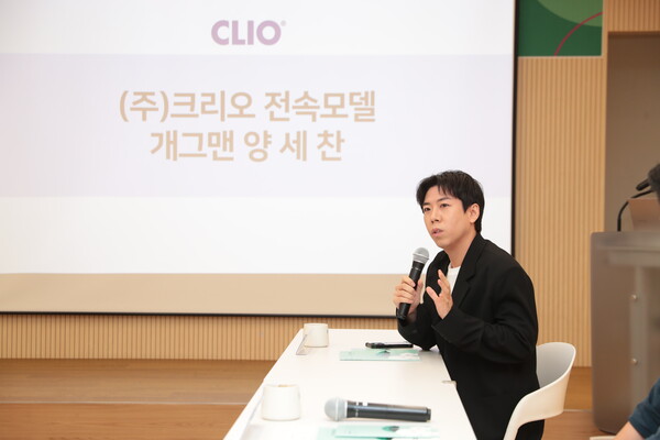 크리오, 전속모델 양세찬과 초록우산에 펌프팝 칫솔·치약 전달/사진제공=크리오