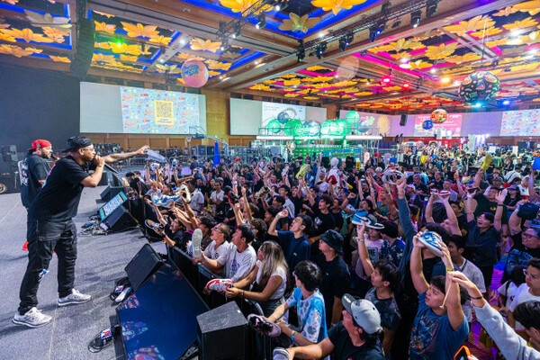 세계 최대 규모의 스니커 쇼 ‘스니커콘 서울’이 오는 10월 4일부터 6일까지 서울 성수 에스팩토리에서 국내 최초로 개최된다.