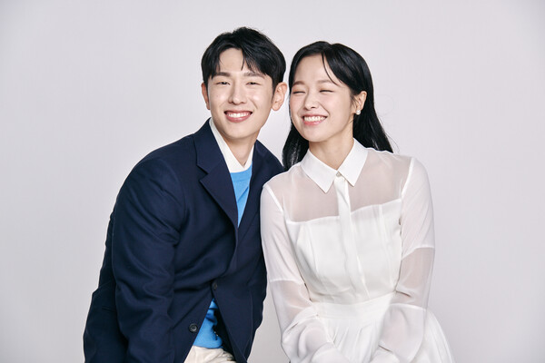 듀오가 현재 연애 중인 미혼남녀들을 대상으로 ‘연애 후 체형 변화’에 대한 설문조사를 실시했다.