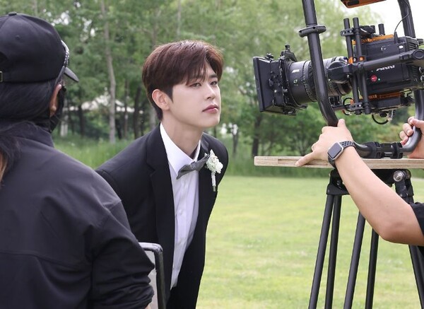 '그대가 웃으면 좋아' 뮤직비디오 촬영장 비하인드. 사진=비스타컴퍼니