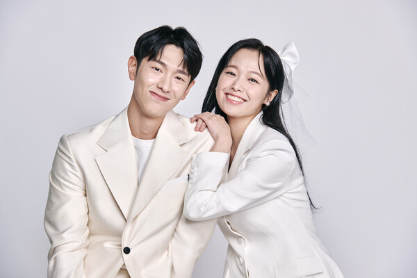 듀오가 유튜브 채널 구독자 수 6만명을 넘어섰다. 사진=듀오 제공 