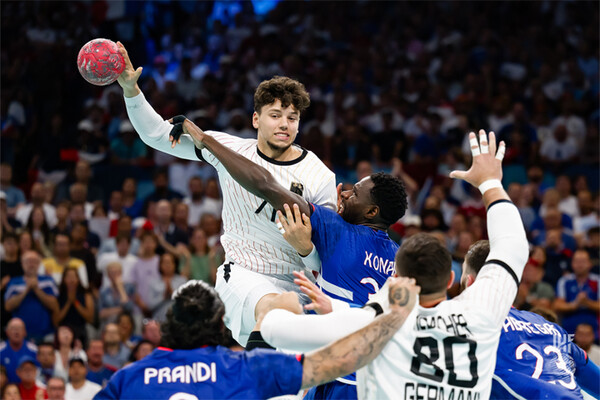 사진 2024 파리 올림픽 남자 핸드볼 8강 독일과 프랑스 경기 모습, 사진 제공=국제핸드볼연맹