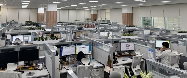 삼성화재 콜센터에서 상담원들이 상담을 진행하고 있다. 사진=삼성화재