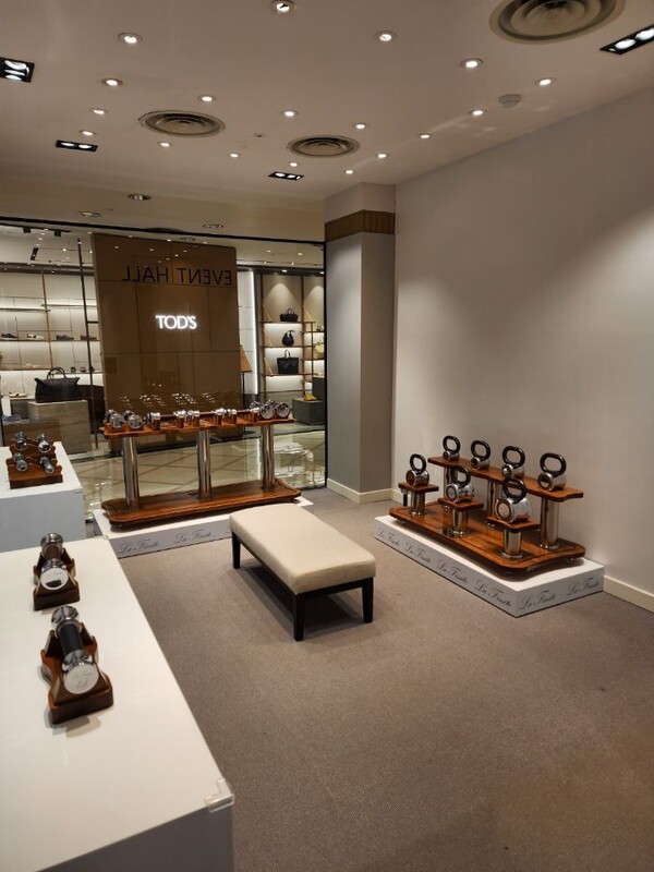 ‘라피니토’가 갤러리아백화점 명품관 EAST 3층에서 팝업스토어를 운영한다.