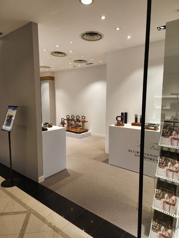 ‘라피니토’가 갤러리아백화점 명품관 EAST 3층에서 팝업스토어를 운영한다.