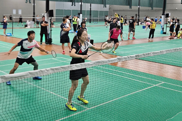 사진 제6회 새로배드민턴 챔피언십대회 경기 모습, 사진 제공=재미대한 오렌지카운티배드민턴협회