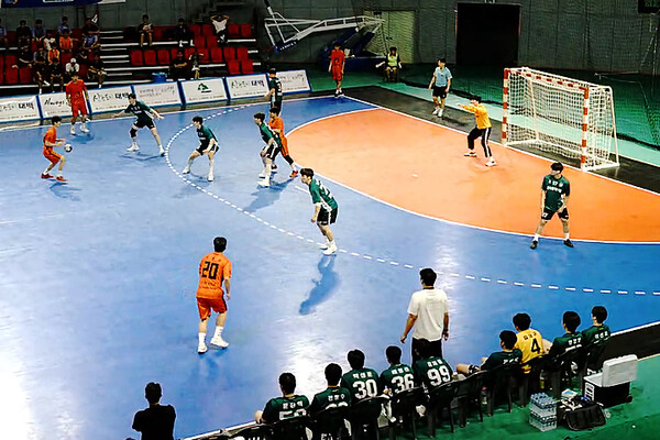 사진 2024 전국대학핸드볼 통합선수권대회 남대 한국체대와 조선대의 경기 모습, 사진 제공=대한핸드볼협회