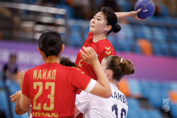 사진 제10회 세계여자청소년핸드볼선수권대회 일본과 프랑스의 경기 모습, 사진 제공=국제핸드볼연맹