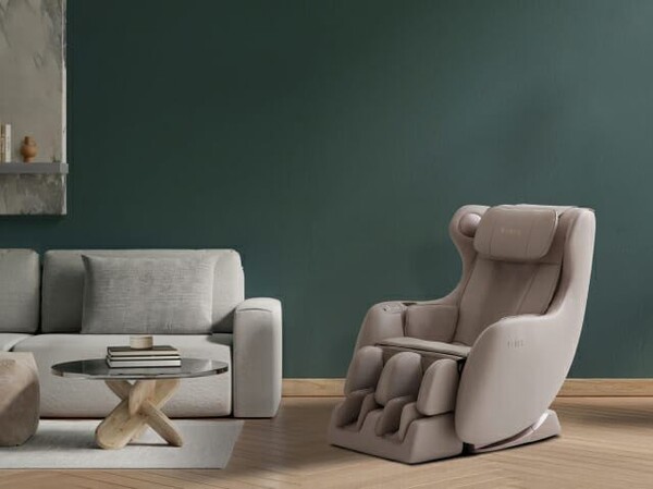 지난 5월 프리미엄급 소형 안마의자 비렉스 '마인 플러스'를 선보였다.