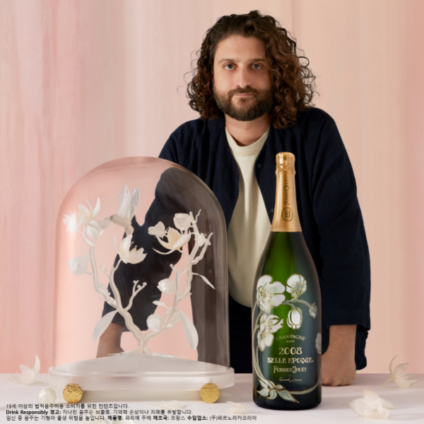 주식회사 페르노리카코리아(이하 페르노리카 코리아)는 ‘페리에 주에’가 멕시코 아티스트 ‘페르난도 라포세’와 함께한 특별 한정판 ‘더 플리팅 댄스(The fleeting dance) 에디션’을 출시하고 이를 기념해 페르난도 라포세 전시회, 아트 르서클을 개최한다고 2일 밝혔다. 사진= 페르노리카코리아