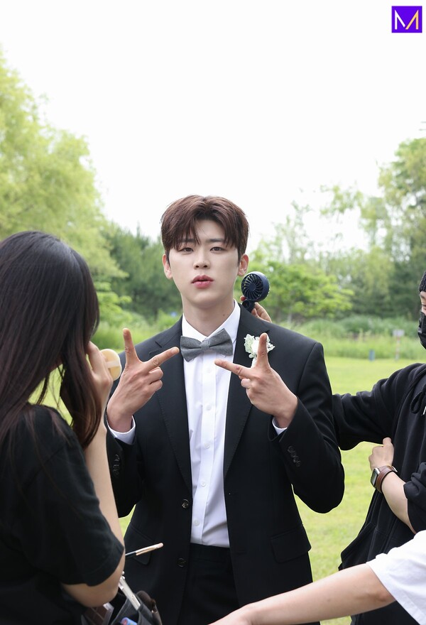 박지현  '그대가 웃으면 좋아' MV 비하인드. 사진=비스타컴퍼니(B STAR COMPANY) 공식 포스트