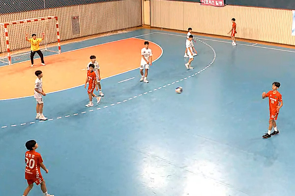 사진 2024 핸드볼코리아 전국중고등 선수권대회 남자중등부 준결 천안동중과 남한중 경기 모습, 사진 제공=대한핸드볼협회