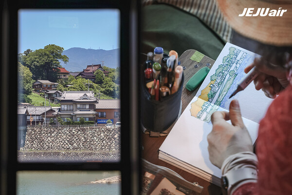 제주항공의 이색 여행 프로그램인 ‘여행심화반’이 엔터테인먼트 기업 안테나 소속 아티스트들과 함께 일본 오사카로 컨셉 여행을 떠날 신입생을 모집한다고 9일 밝혔다. 사진= 제주항공