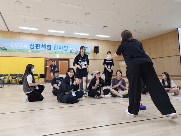 2024 심판체험 한마당 '컬링(실내)' 체험 현장. 사진= 대한체육회