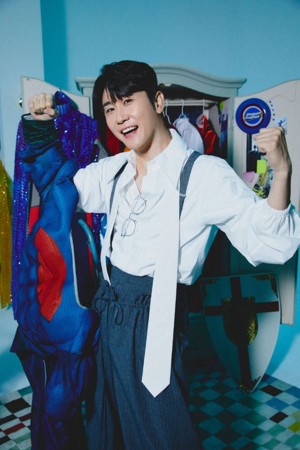 가수 영탁의 새 미니 앨범 'SuperSuper' 콘셉트 포토.  사진=탁블리 팬모임 제공