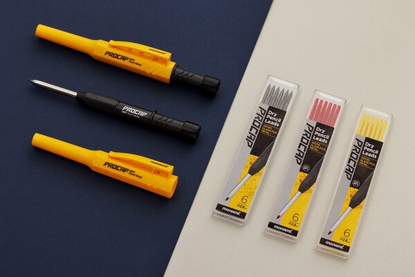 문구기업 모나미는 목공 및 건설 등 산업 현장에서 사용 가능한 전문 마카 신제품 ‘프로캡 드라이 펜슬 마카’와 ‘프로캡 드라이 펜슬 리드’ 2종을 출시했다고 19일 밝혔다. 사진= 모나미