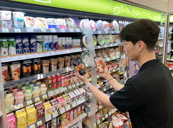 CU가 가을 시즌 냉장커피 매출 성수기를 맞아 가성비 PB 커피, 유명 카페와의 콜라보 상품 등을 잇따라 출시하며 컵커피 라인업 강화에 나섰다. 사진= BGF 리테일