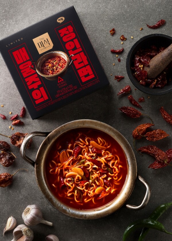 하림은 압도적인 매운맛을 자랑하는 ‘더미식(The미식) 매움주의 장인라면’을 리미티드 에디션으로 출시한다고 23일 밝혔다. 사진= 하림