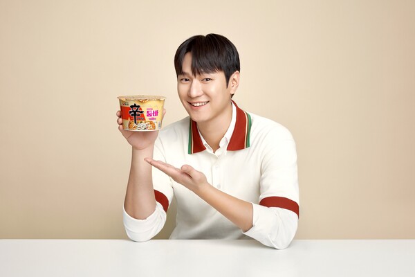 농심이 신라면 툼바 광고모델로 배우 고경표를 발탁하고 디지털 광고를 선보였다고 27일 밝혔다. 사진= 농심
