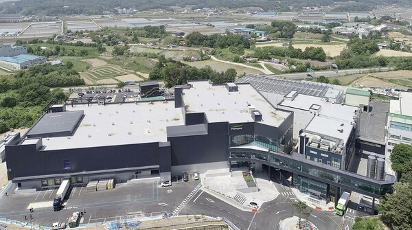 풀무원은 충청북도 음성군 대소면에 ‘최첨단 HMR 생면공장’을 준공, 최신식 설비와 제면기술로 다시 한번 국내 생면시장 혁신을 이끌고 있다. 사진= 풀무원