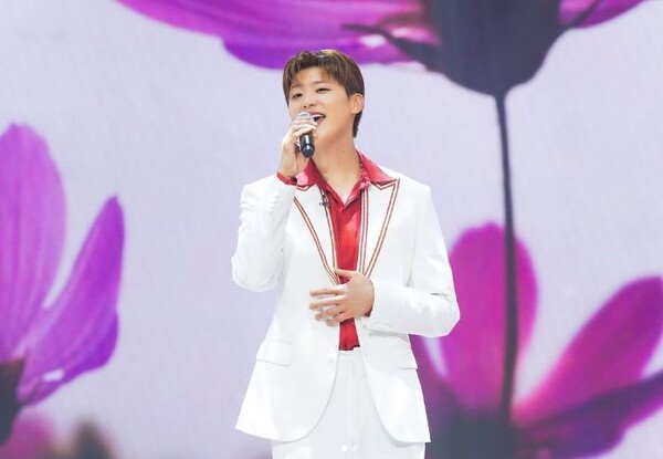  영트롯 박지현이 전국 지역 축제는 물론이고 콘서트를 섭렵하며 '축제 프린스'로 눈도장을 찍고 있다. 사진= 박지현 공식 인스타그램 갈무리