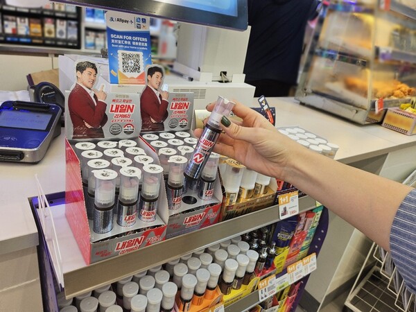 일상 속 건강 관리에 몰입하는 헬스 디깅 트렌드가 자리잡으며 CU의 이중제형 제품들이 지난달 누적 판매 200만 개를 돌파했다고 14일 밝혔다. 사진= BGF 리테일