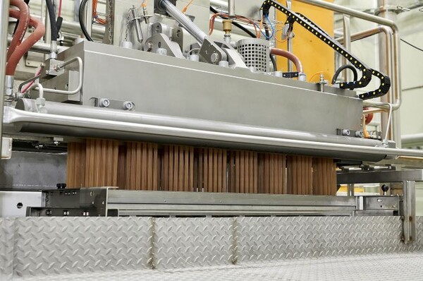 글로벌 HMR 선진국의 생면 제조설비를 도입하고 풀무원의 30년 제면기술 노하우를 접목한 ‘최첨단 HMR 생면공장’ 설비. 사진= 풀무원