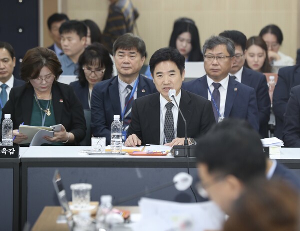 김대중 전남교육감이 17일 광주시교육청에서 열린 교육위원회 국정감사에서 발언하고 있다. / 사진=전남교육청