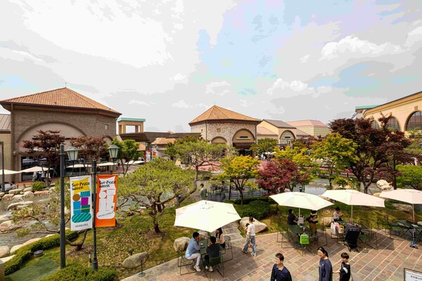 롯데아울렛이 하반기 최대 규모의 할인 행사인 ‘서프라이스 위크’를 11월 1일부터 10까지 진행한다고 31일 밝혔다. 이미지는 롯데프리미엄아울렛 기흥점 전경. 사진= 롯데쇼핑