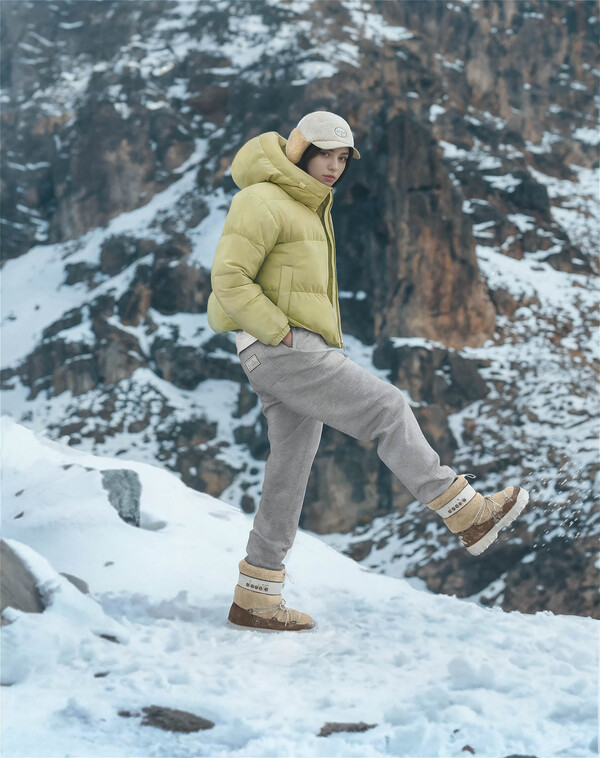 ㈜하이라이트브랜즈(대표 이준권)가 전개하는 이탈리안 스포츠 브랜드 디아도라(diadora)가 한 겨울 시즌을 겨냥한 초경량 아우터 ‘베라피우마 컬렉션’을 출시했다. 사진= 디아도라