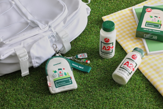 서울우유협동조합은 자사 히트상품 ‘A2+ 우유’ 누적 판매량 2200만개 돌파를 기념해 한정판 패키지 ‘서울우유 A2+ 220mL 일주일 체험팩’을 출시하고, 이와 함께 굿즈 증정 행사를 진행한다고 4일 밝혔다. 사진= 서울우유협동조합