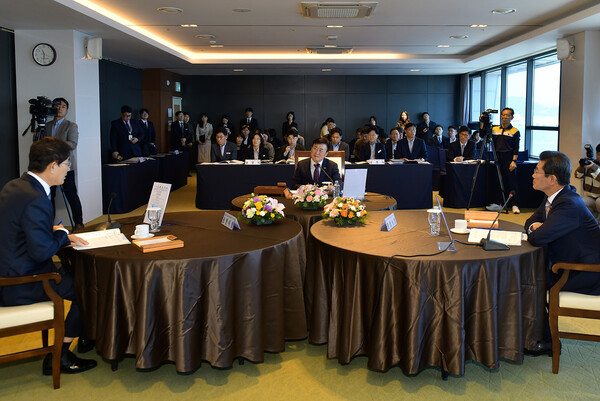 여수․순천․광양시 행정협의회 제38차 정기회의 사진(왼쪽부터 노관규 순천시장, 정기명 여수시장, 정인화 광양시장) / 사진=여수시