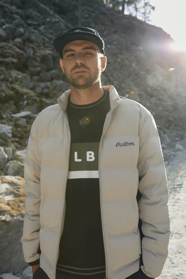 ㈜하이라이트브랜즈가 전개하는 골프웨어 말본골프(Malbon Golf)가 추운 날씨에도 라운딩을 즐기는 겨울 골프를 위해 보온성과 퍼포먼스를 모두 겸비한 ‘스윙 다운 자켓’을 출시했다고 19일 밝혔다. 사진= 말본골프