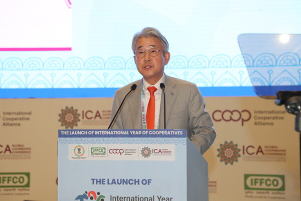 25일(현지시간) 인도 뉴델리에서 개최된 국제협동조합연맹(이하 ICA) 글로벌협동조합컨퍼런스 개막식에서강호동 농협중앙회장이 연설을 하고있다.