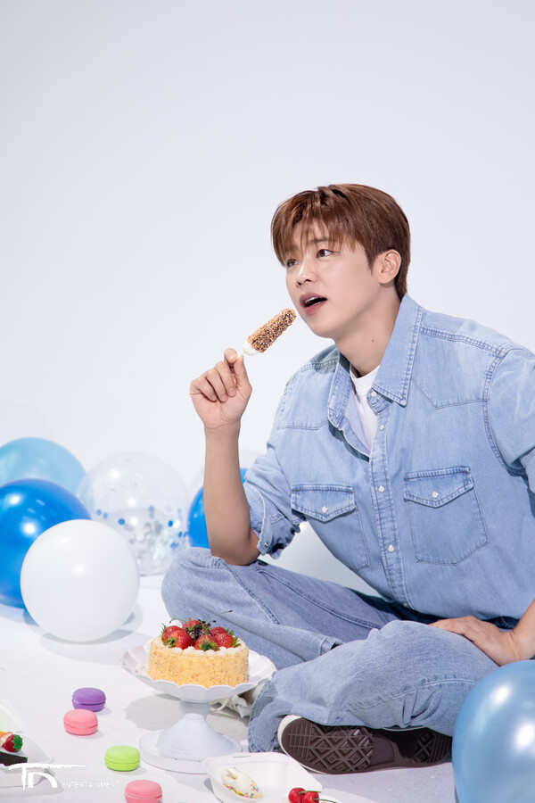 박지현 ‘생쇼행쇼’ 포스터 촬영 비하인드 스틸. 사진= 티엔엔터테인먼트