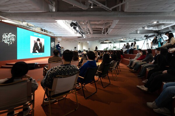 우아한형제들은 지난 7일 서울 송파구 롯데월드타워에서 ‘우아한 사장님 자녀 장학금’을 받는 장학생 80여 명을 초대해 온·오프라인으로 ‘2024 우아한 멘토링 콘서트’를 열었다고 9일 밝혔다. 사진= 우아한형제들