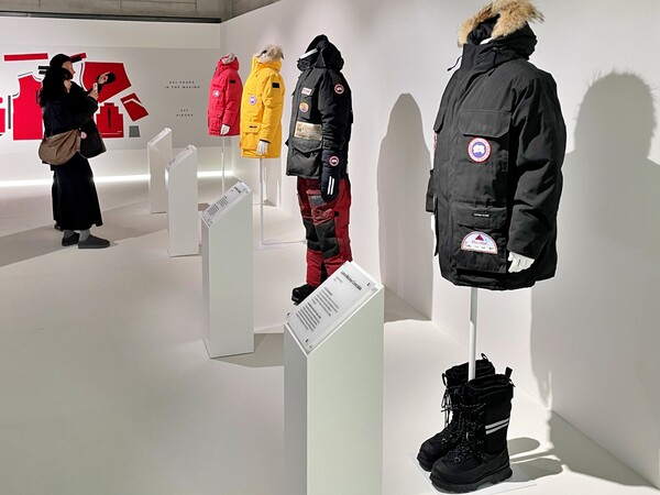 롯데지에프알 스노우구스 바이 캐나다구스 팝업스토어 2층 헤리티지 전시존. 사진= 롯데지에프알