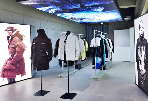 롯데지에프알 스노우구스 바이 캐나다구스 팝업스토어 3층 리테일존. 사진= 롯데지에프알