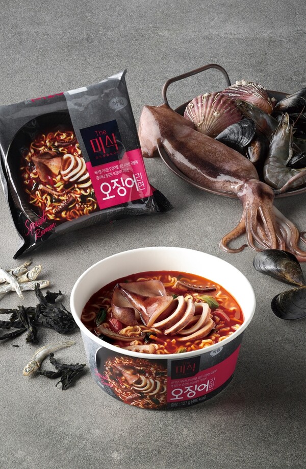 종합식품기업 하림이 신제품 ‘더미식(The미식) 오징어라면’ 용기면을 출시했다고 18일 밝혔다. 사진= 하림