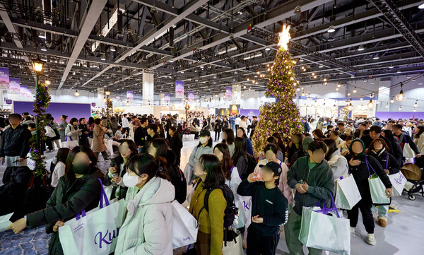 컬리가 뷰티페스타에 이어  푸드페스타까지 2연속 홈런을 날렸다. 컬리는 지난 19일부터 나흘간 코엑스 마곡에서 개최한 ‘컬리푸드페스타 2024’가 누적 방문객 3만여 명을 기록하며 성황리에 종료했다고 23일 밝혔다. 사진= 컬리