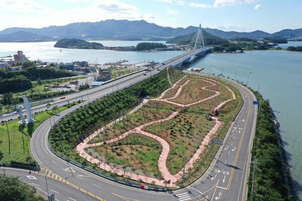 완도군 군외면에 조성된 기후 대응 도시 숲 / 사진 = 완도군