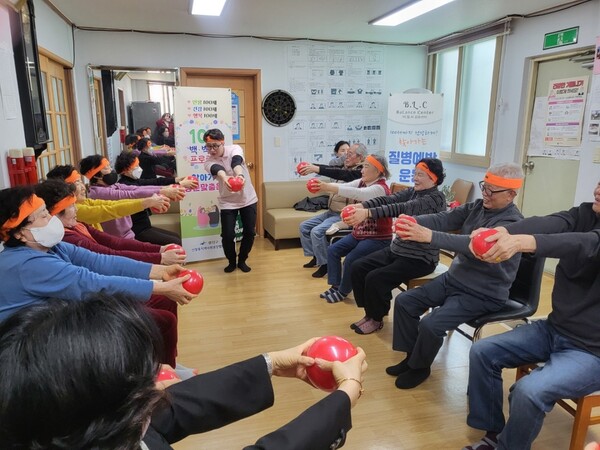 신창동 방문맞춤형 운동사진 / 사진=광산구