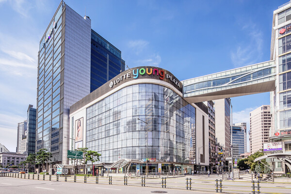 롯데백화점 본점 영플라자 전경 / 사진=롯데쇼핑