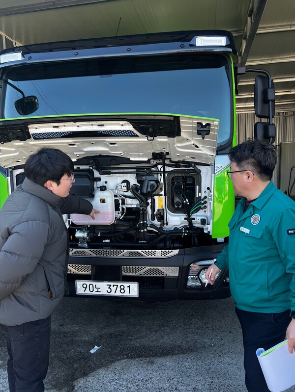 보성군이  2월 24일부터 3월 21일까지 4주간, 군 산하 공용차량 157대 대상 종합 점검과 전 직원 대상 안전교육을 완료했다(차량 안전 점검 사진) / 사진 = 보성군