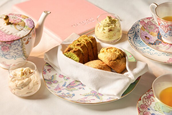  ‘웨지우드’ 플레이트에 봄 디저트가 담겨져 있다.  사진=조선호텔앤리조트